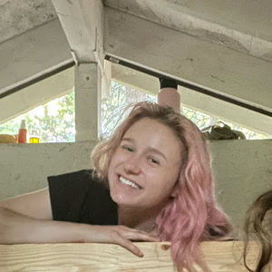 Meet your Posher, Ella